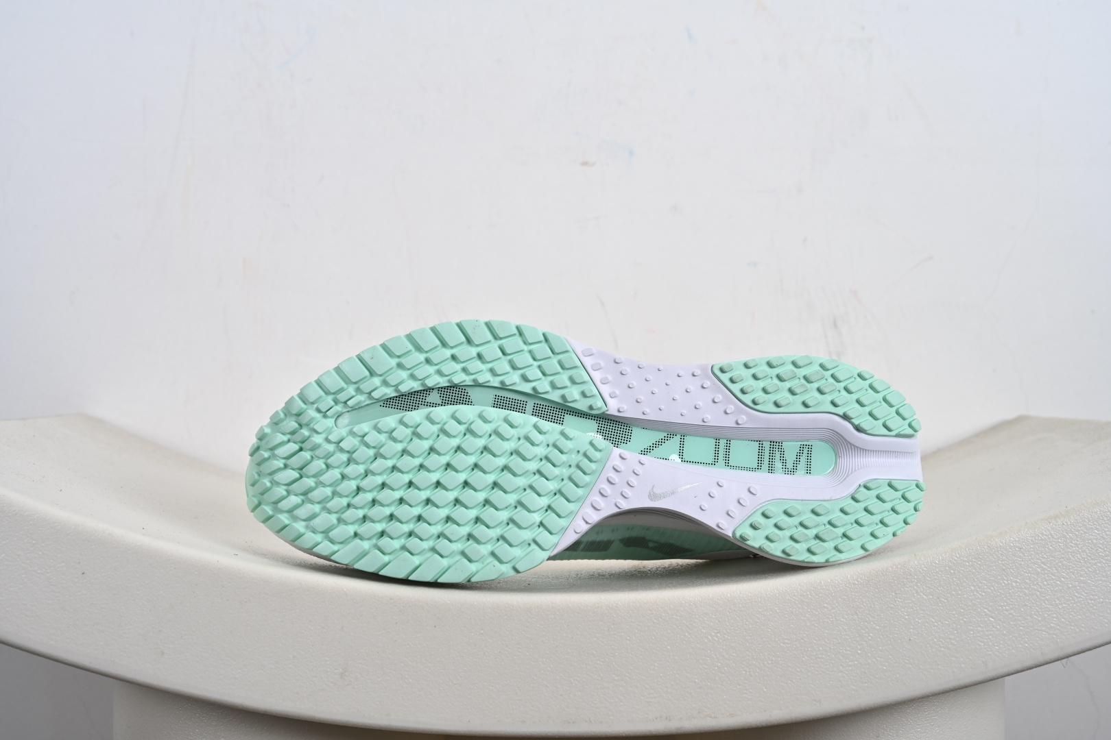 Nike Air Zoom Pegasus Premium 耐克网面全掌气垫缓震跑鞋 HQ2593-103