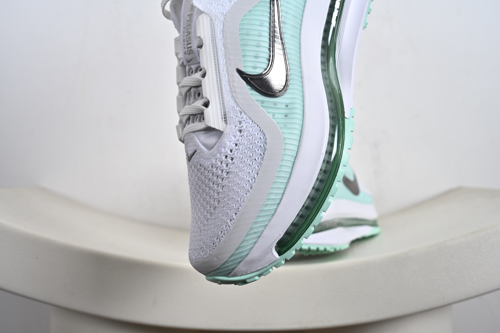 Nike Air Zoom Pegasus Premium 耐克网面全掌气垫缓震跑鞋 HQ2593-103