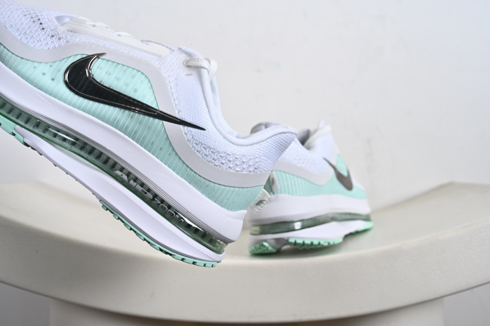 Nike Air Zoom Pegasus Premium 耐克网面全掌气垫缓震跑鞋 HQ2593-103