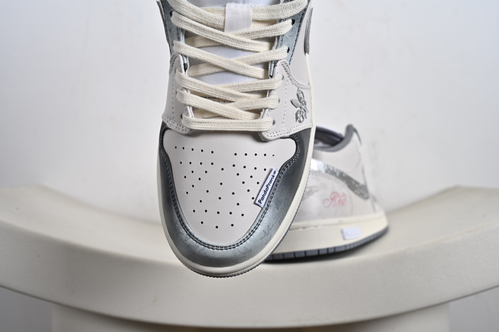 -全码补出 Air Jordan AJ1 Low 熊猫恶作剧 摩登薇境 格雷系 坚毅之花 553560-053