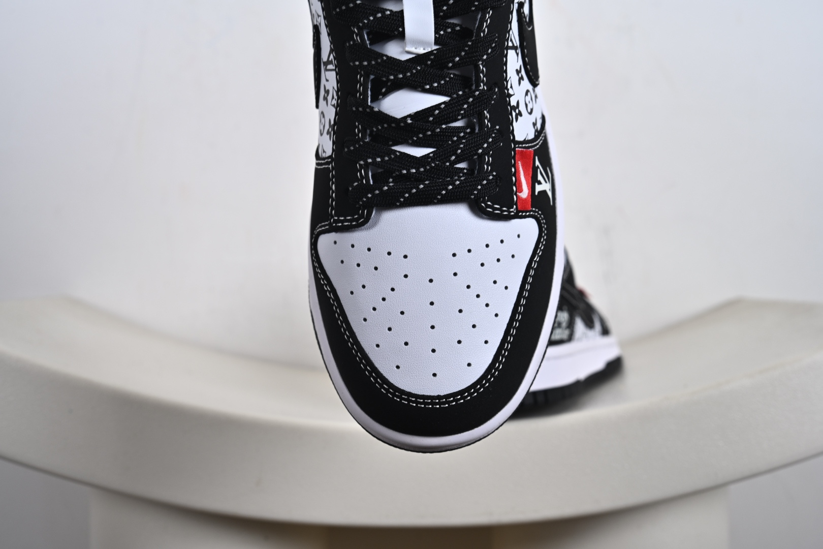 260 Nike SB Dunk Low“LV联名——红标印花” 周年高端定制 低帮休闲板鞋 CS1688-129-Chinese UA Cheap High Quatity Brand Clothes Bags handbags Sneakers wholesale wholesaler seller from China Factory suppliers Fashion Clothing Shoes best Quality Beautiful Price 260 Nike SB Dunk Low“LV联名——红标印花” 周年高端定制 低帮休闲板鞋 CS1688-129