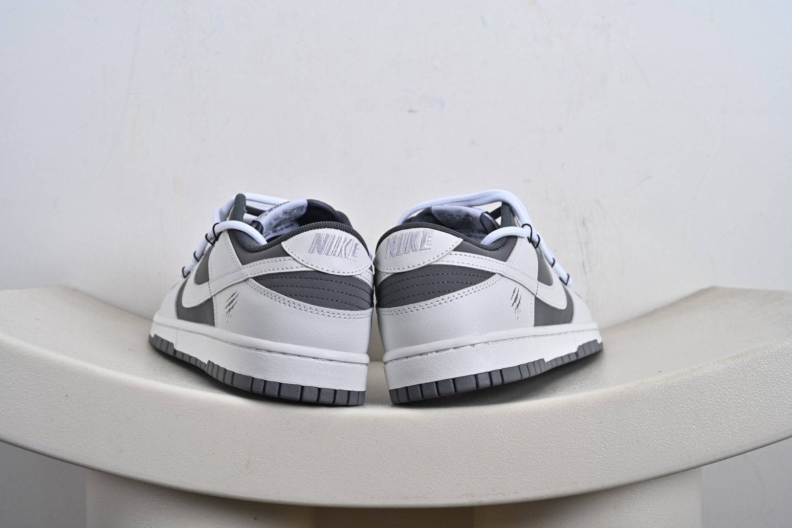 Nike Dunk Low 封狼居胥 白灰 当白与灰化作鞋身主调 WG0528-111