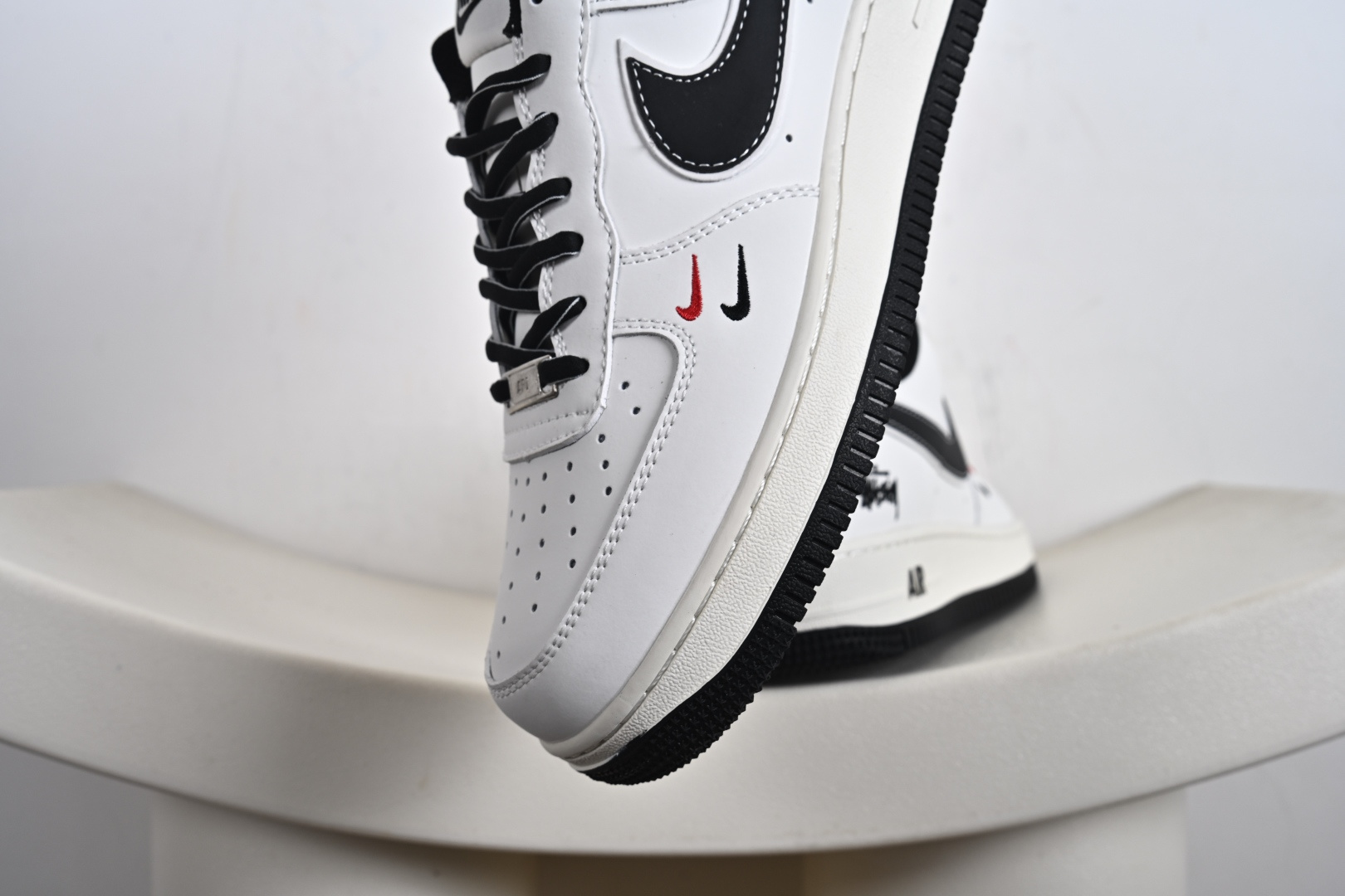 Nike Air Force 1'07 Low 斯图西联名 米黑勾黑底 空军一号低帮休闲板鞋 CS5288-037