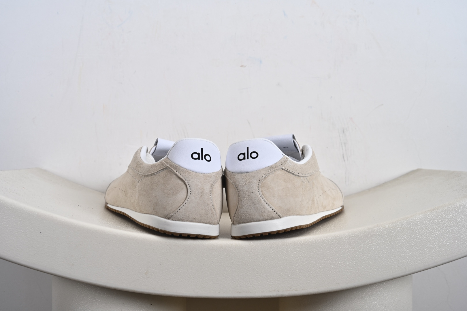 200 Alo Yoga Sunset Sneaker 徳训生活休闲鞋 黑色 A0891U-Black A0891U_CREAM-Chinese UA Cheap High Quatity Brand Clothes Bags handbags Sneakers wholesale wholesaler seller from China Factory suppliers Fashion Clothing Shoes best Quality Beautiful Price 200 Alo Yoga Sunset Sneaker 徳训生活休闲鞋 黑色 A0891U-Black A0891U_CREAM