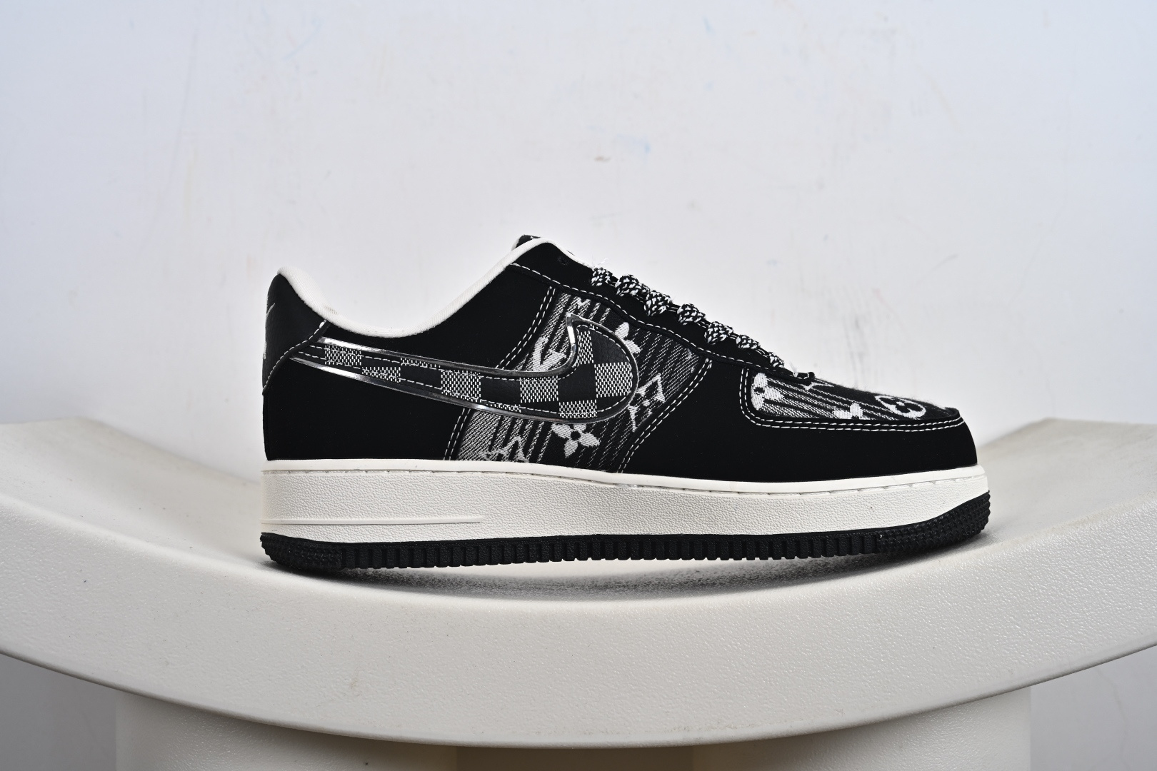 高端定制Nike Air Force 1 '07 Low “路易威登LV联名--- 黑灰格子帆布印花” 高端定制 低帮休闲板鞋 XL1979-108-莆田鞋,莆田鞋货源,高仿鞋,高仿鞋货源,安福档口,莆田高仿鞋,莆田鞋批发,高仿鞋批发,莆田高仿运动鞋,高仿运动鞋,莆田运动鞋 高端定制Nike Air Force 1 '07 Low “路易威登LV联名--- 黑灰格子帆布印花” 高端定制 低帮休闲板鞋 XL1979-108