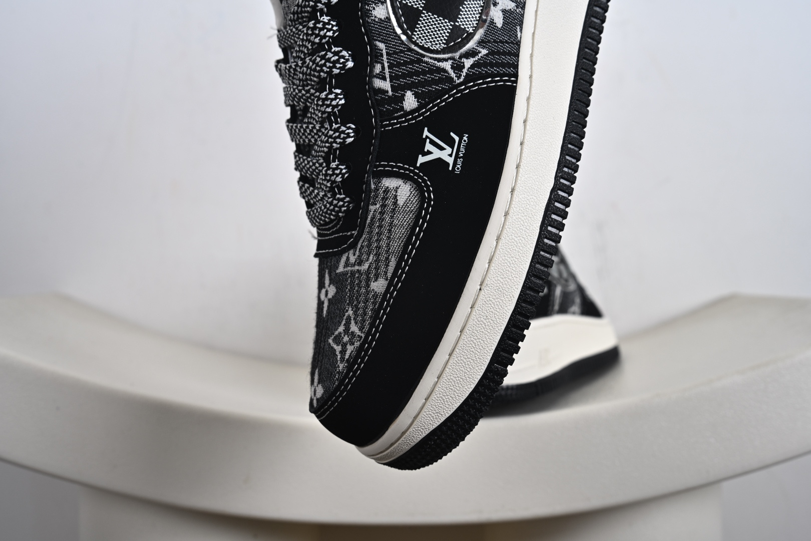 高端定制Nike Air Force 1 '07 Low “路易威登LV联名--- 黑灰格子帆布印花” 高端定制 低帮休闲板鞋 XL1979-108-莆田鞋,莆田鞋货源,高仿鞋,高仿鞋货源,安福档口,莆田高仿鞋,莆田鞋批发,高仿鞋批发,莆田高仿运动鞋,高仿运动鞋,莆田运动鞋 高端定制Nike Air Force 1 '07 Low “路易威登LV联名--- 黑灰格子帆布印花” 高端定制 低帮休闲板鞋 XL1979-108