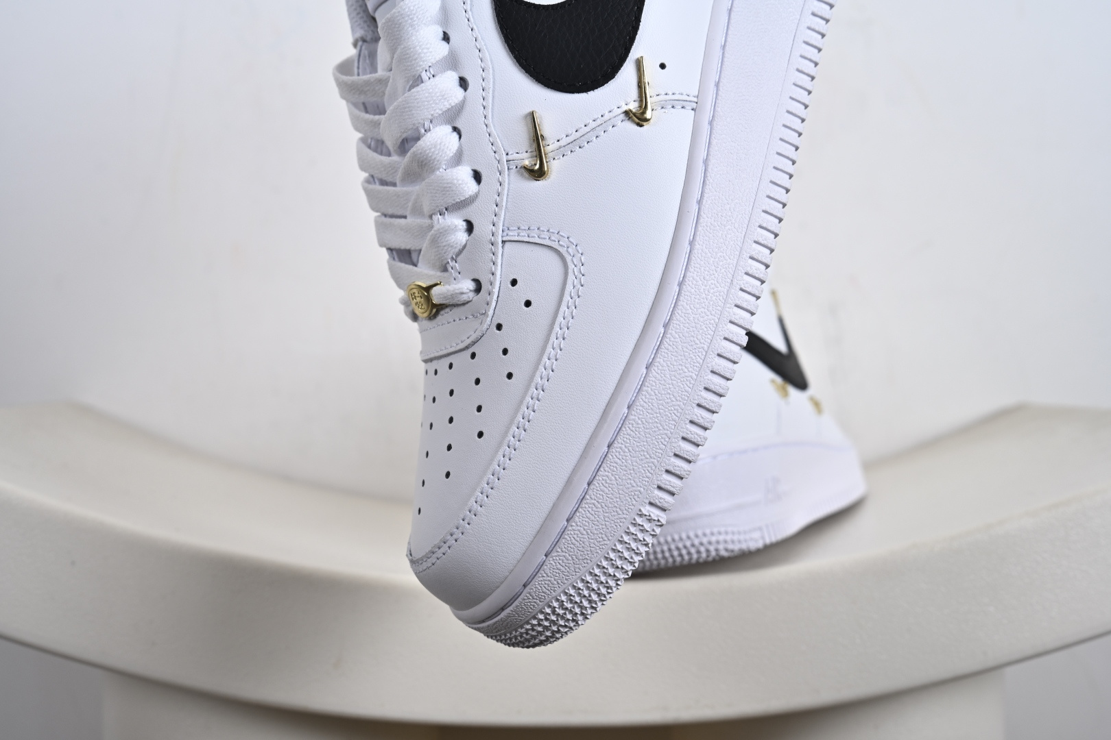 官方爆款定制 二次元主题 Nike Air Force 1 Low’07 四勾黑白 空军一号低帮休闲板鞋 ZH0316-113