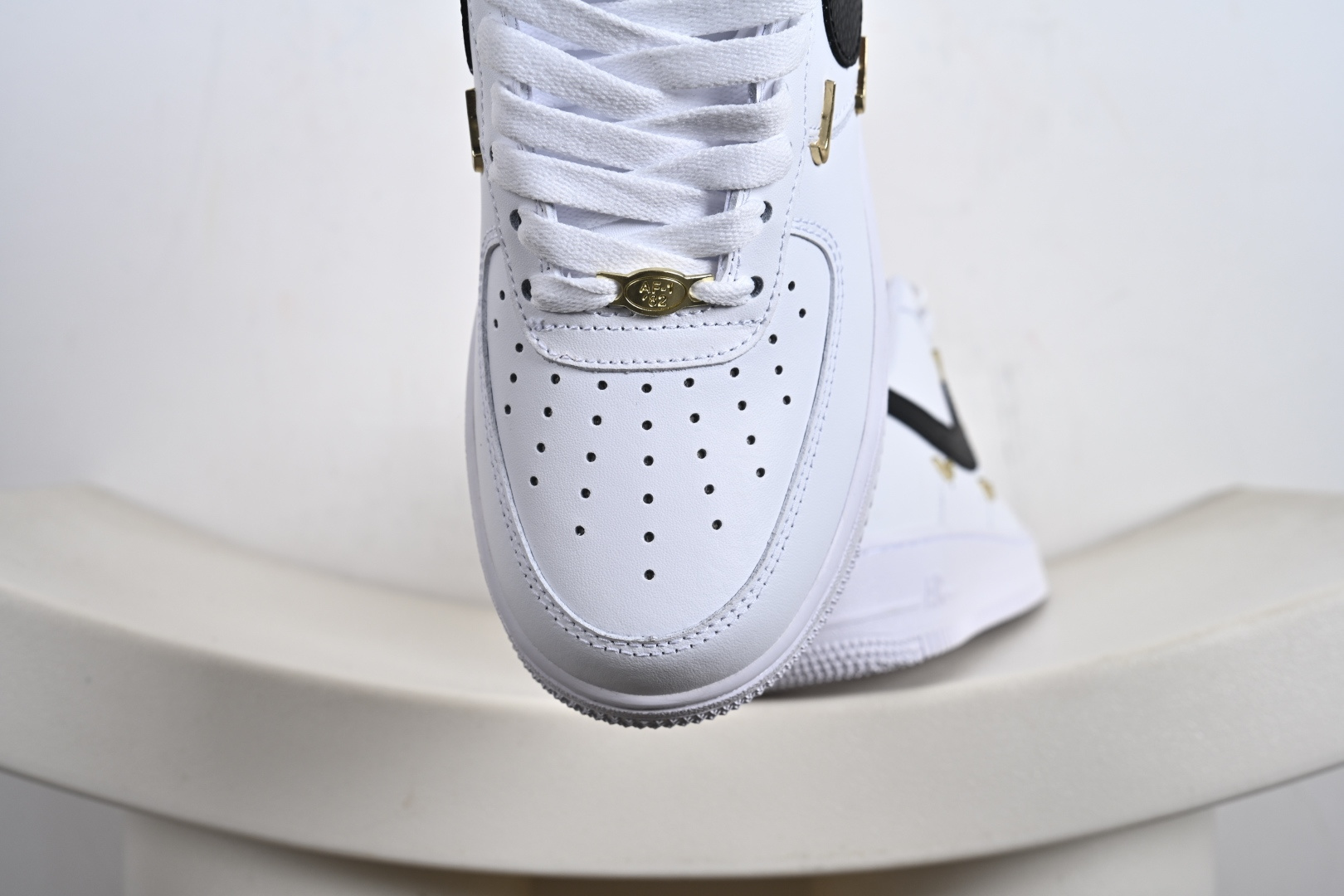 官方爆款定制 二次元主题 Nike Air Force 1 Low’07 四勾黑白 空军一号低帮休闲板鞋 ZH0316-113