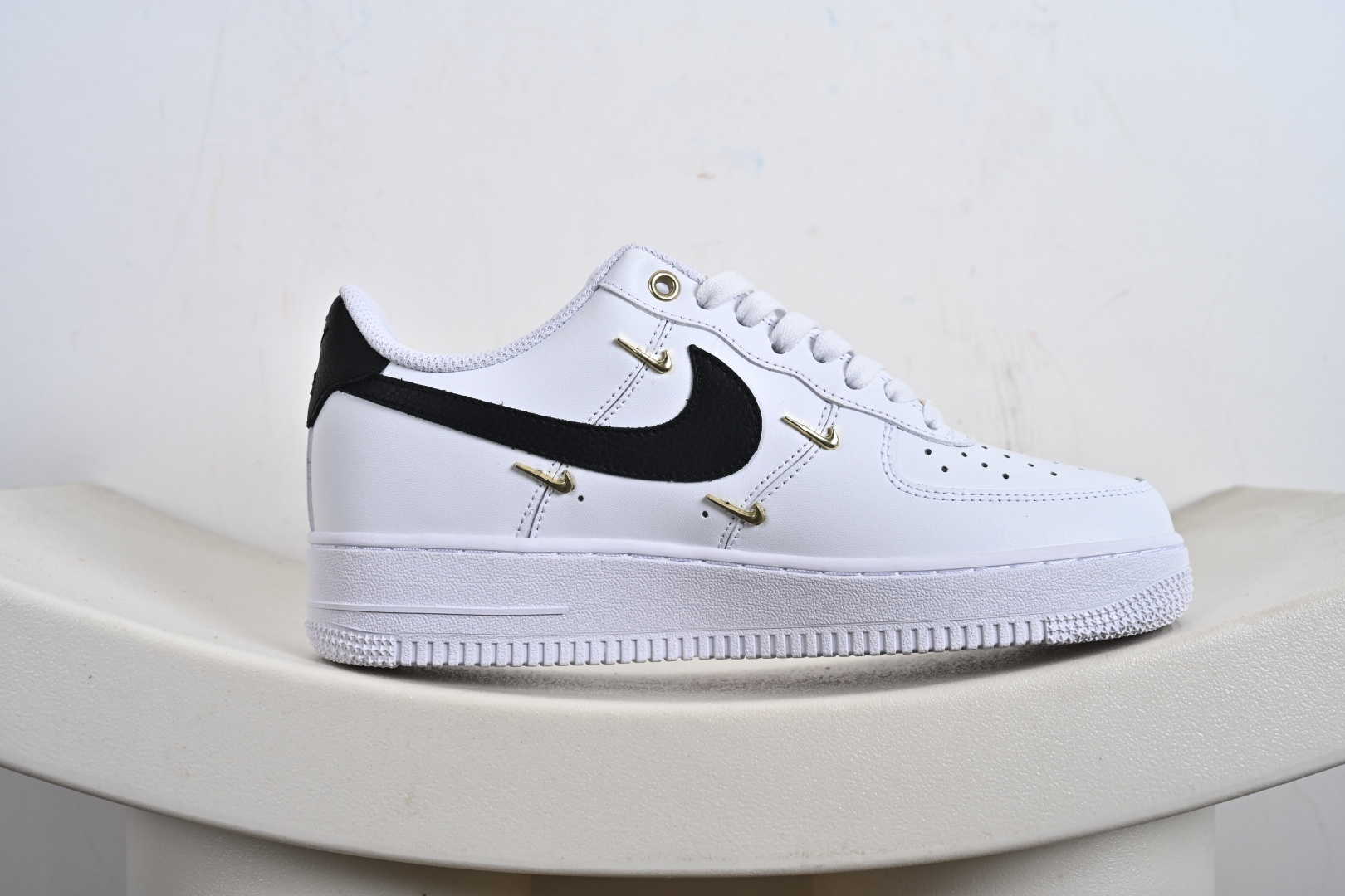 官方爆款定制 二次元主题 Nike Air Force 1 Low’07 四勾黑白 空军一号低帮休闲板鞋 ZH0316-113