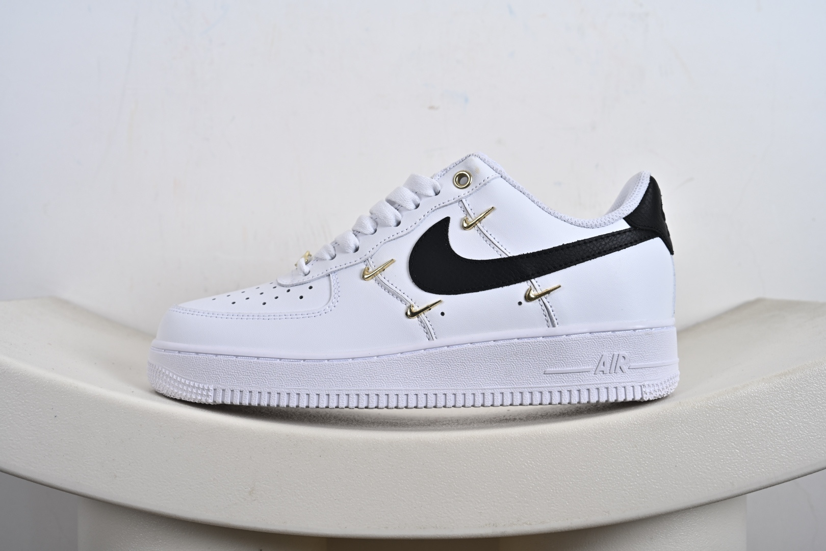 官方爆款定制 二次元主题 Nike Air Force 1 Low’07 四勾黑白 空军一号低帮休闲板鞋 ZH0316-113