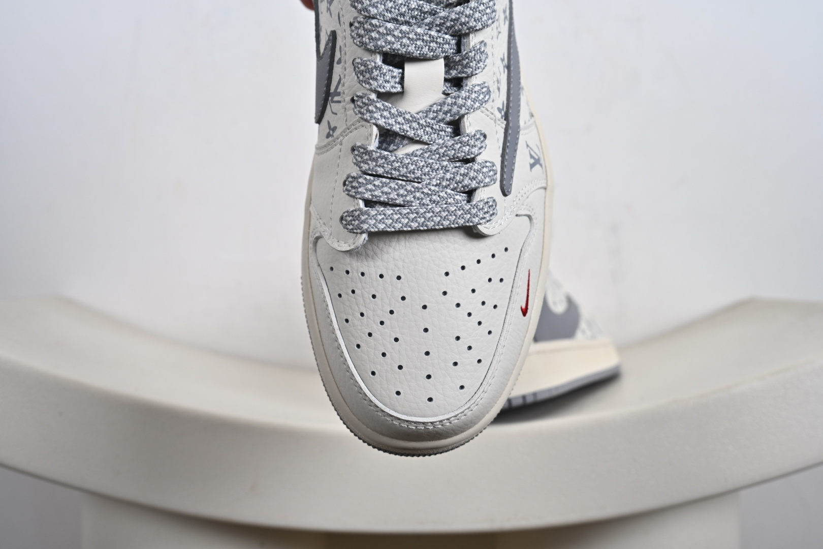 Louis Travis Scott x Air Jordan 1 Low x AJ1 低帮 米白灰倒钩 CS5288-502