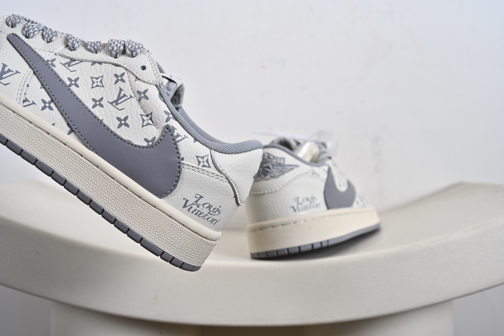 Louis Travis Scott x Air Jordan 1 Low x AJ1 低帮 米白灰倒钩 CS5288-502