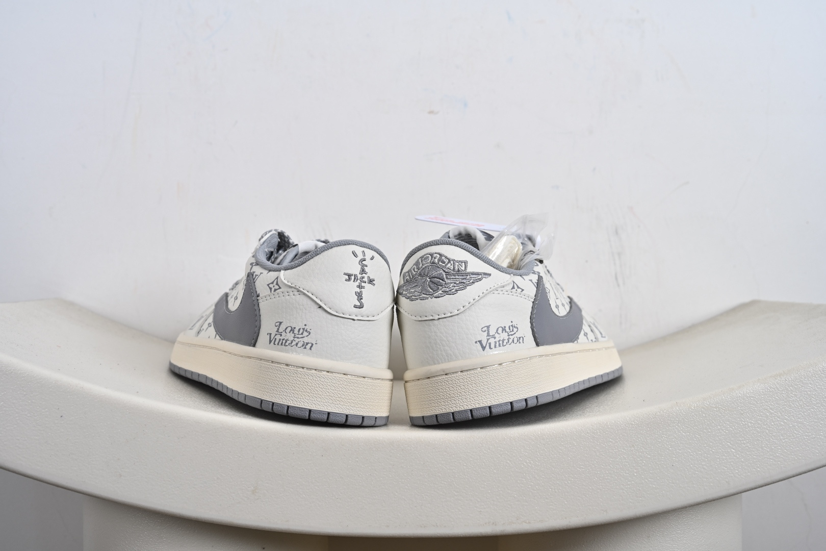 Louis Travis Scott x Air Jordan 1 Low x AJ1 低帮 米白灰倒钩 CS5288-502