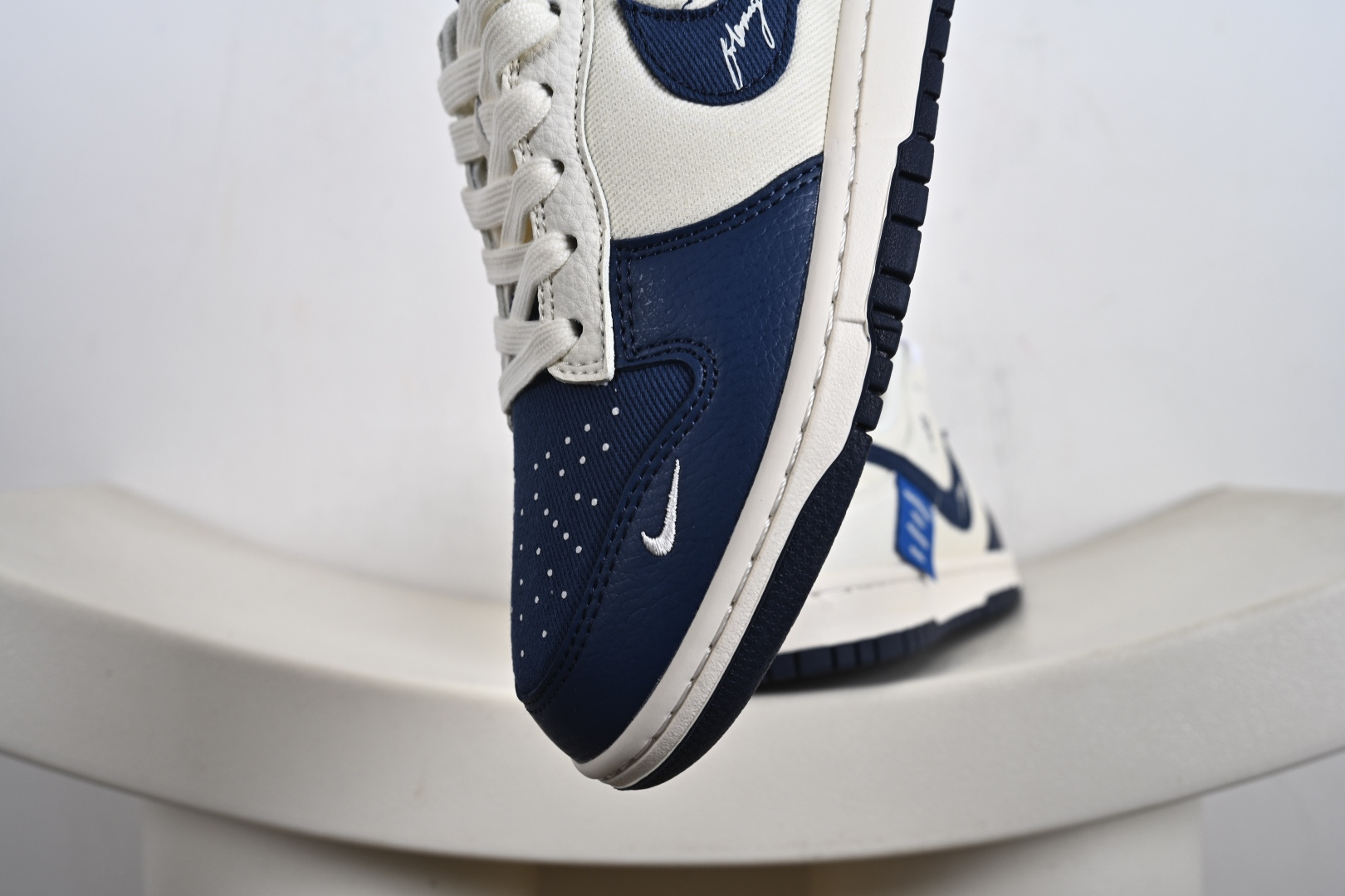 NK SB Dunk Low 联名 米白帆布蓝钩 高端定制 低帮休闲板鞋 XD1588-230