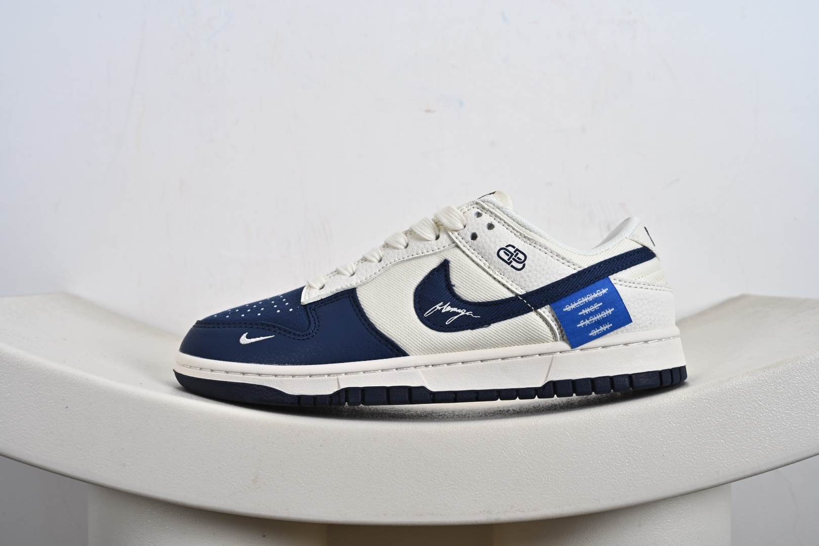 NK SB Dunk Low 联名 米白帆布蓝钩 高端定制 低帮休闲板鞋 XD1588-230