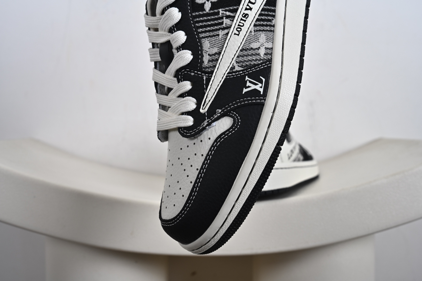 Travis Scott x Fragment Design x Air Jordan 1 Low SP AJ1 乔1 LV联名 黑白牛仔 低帮文化休闲板鞋 SC0601-052