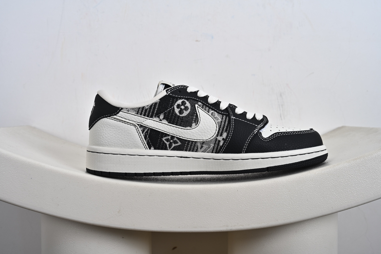Travis Scott x Fragment Design x Air Jordan 1 Low SP AJ1 乔1 LV联名 黑白牛仔 低帮文化休闲板鞋 SC0601-052