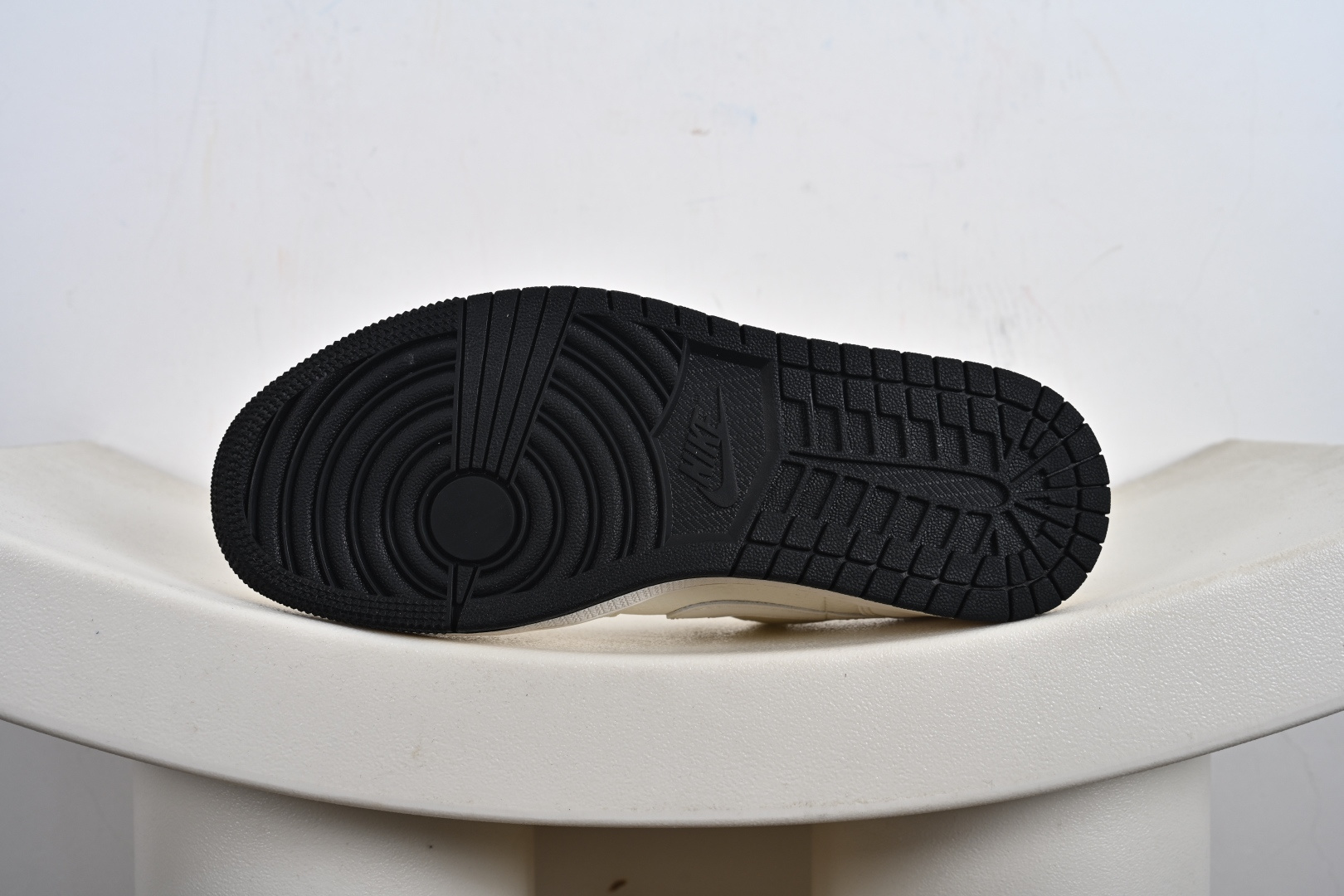 Nike Jordan Air Jordan 1“ NIKE——经典黑” 高端定制 低帮 复古 减震 防滑 耐磨 篮球鞋 XX3168-219