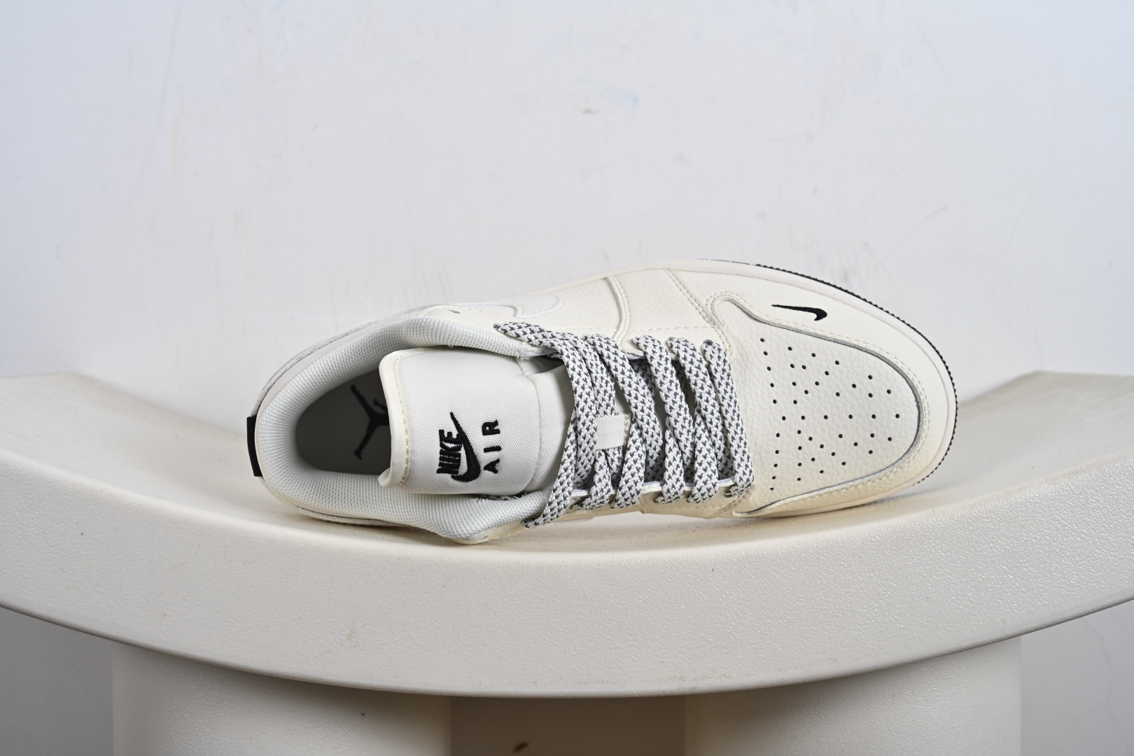 Nike Jordan Air Jordan 1“ NIKE——经典黑” 高端定制 低帮 复古 减震 防滑 耐磨 篮球鞋 XX3168-219