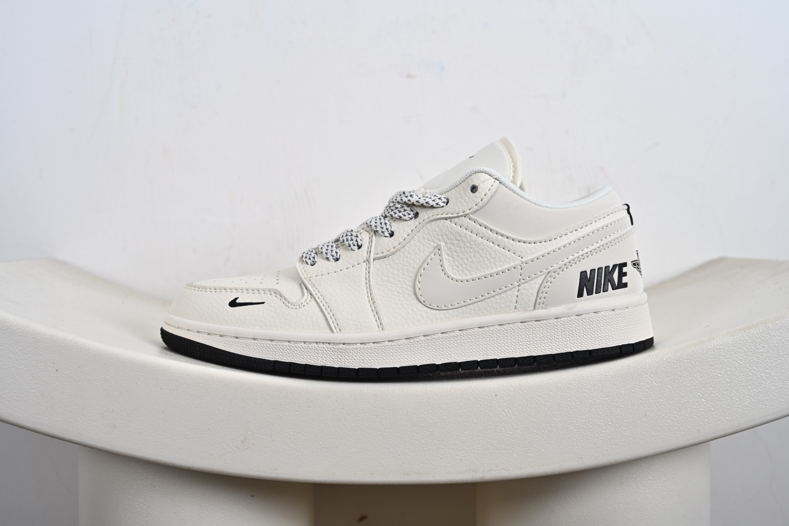 Nike Jordan Air Jordan 1“ NIKE——经典黑” 高端定制 低帮 复古 减震 防滑 耐磨 篮球鞋 XX3168-219