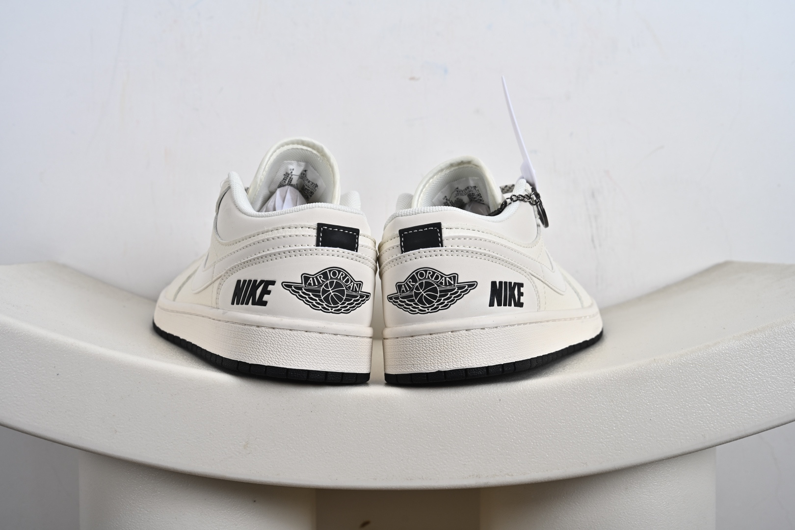 Nike Jordan Air Jordan 1“ NIKE——经典黑” 高端定制 低帮 复古 减震 防滑 耐磨 篮球鞋 XX3168-219