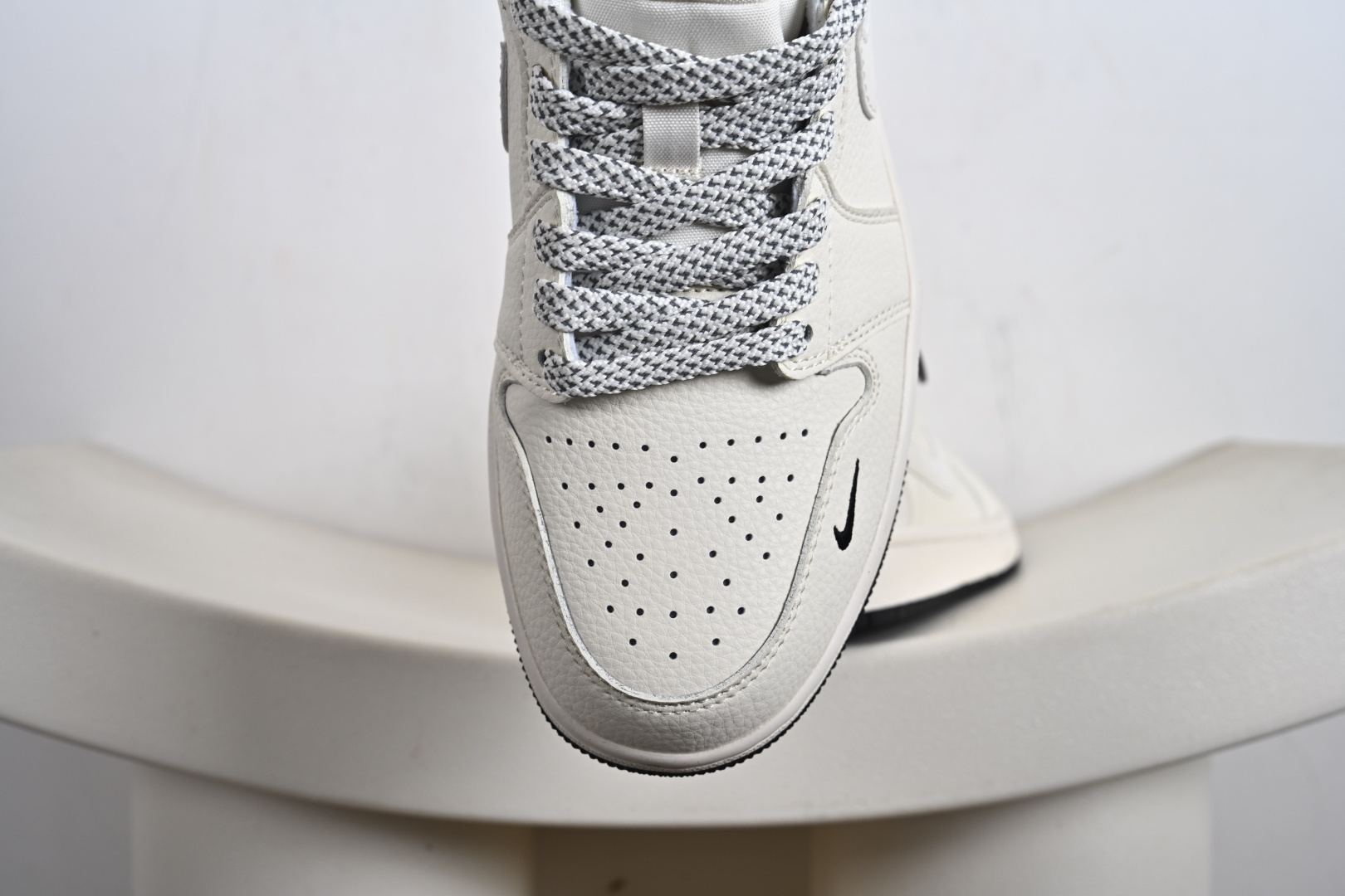 Nike Jordan Air Jordan 1“ NIKE——经典黑” 高端定制 低帮 复古 减震 防滑 耐磨 篮球鞋 XX3168-219