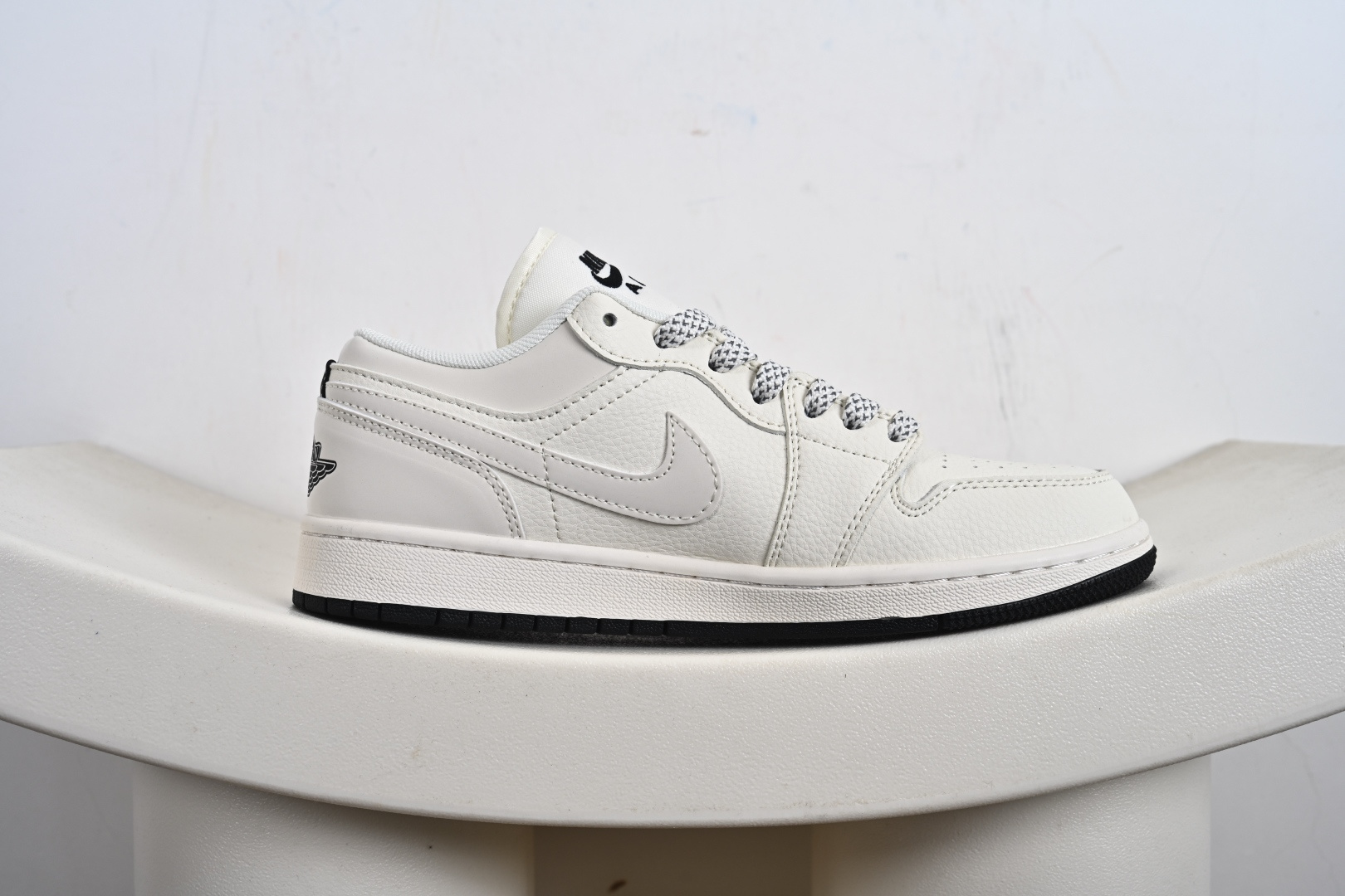 Nike Jordan Air Jordan 1“ NIKE——经典黑” 高端定制 低帮 复古 减震 防滑 耐磨 篮球鞋 XX3168-219