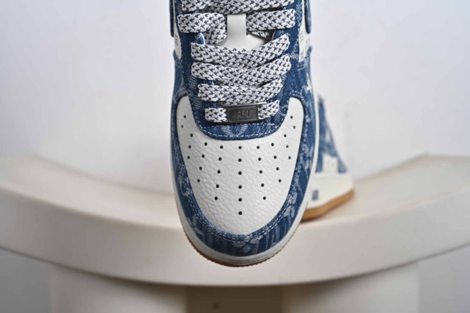 Nike Air Force 1'07 Low LV联名 白牛仔蓝 空军一号低帮休闲板鞋 YF9511-815-莆田鞋,莆田鞋货源,高仿鞋,高仿鞋货源,安福档口,莆田高仿鞋,莆田鞋批发,高仿鞋批发,莆田高仿运动鞋,高仿运动鞋,莆田运动鞋 Nike Air Force 1'07 Low LV联名 白牛仔蓝 空军一号低帮休闲板鞋 YF9511-815