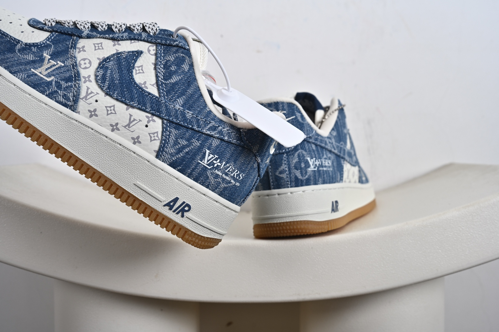 Nike Air Force 1'07 Low LV联名 白牛仔蓝 空军一号低帮休闲板鞋 YF9511-815-莆田鞋,莆田鞋货源,高仿鞋,高仿鞋货源,安福档口,莆田高仿鞋,莆田鞋批发,高仿鞋批发,莆田高仿运动鞋,高仿运动鞋,莆田运动鞋 Nike Air Force 1'07 Low LV联名 白牛仔蓝 空军一号低帮休闲板鞋 YF9511-815