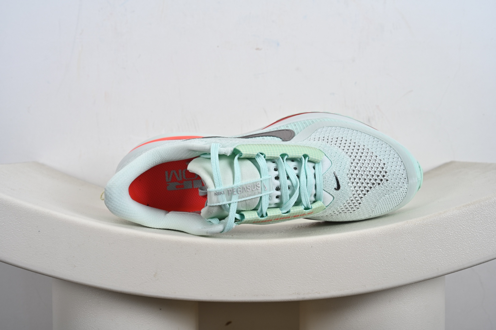 Nike Air Zoom NIKE PEGASUS PREMIUM耐克 新款气垫缓震休闲跑步鞋 HQ2592-301