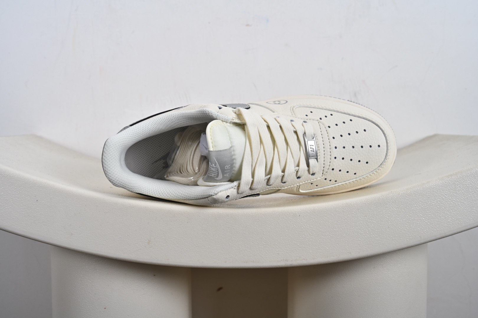 Nike Air Force 1'07 Low 古驰联名 鬼脸米灰 空军一号 低帮休闲板鞋 QW5836-024