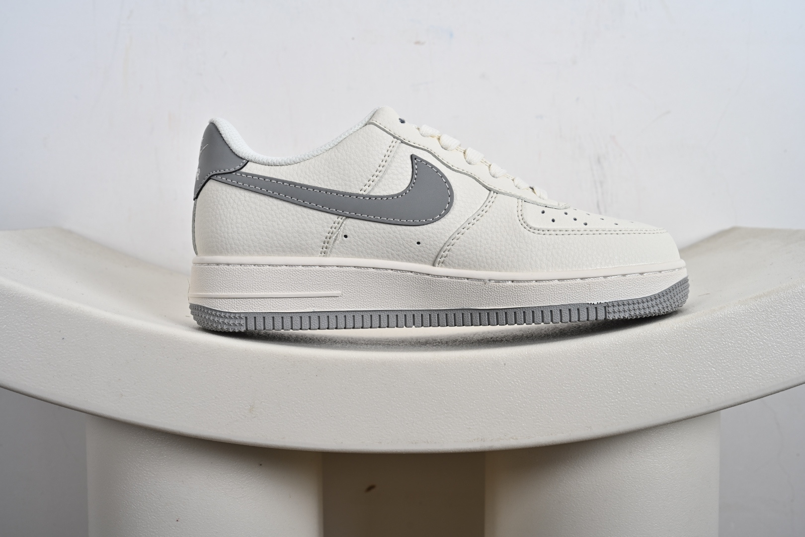 Nike Air Force 1'07 Low 古驰联名 鬼脸米灰 空军一号 低帮休闲板鞋 QW5836-024