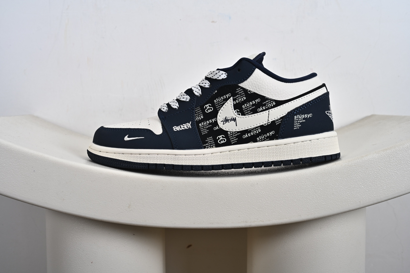 Stussy x Air Jordan 1 Low 斯图西 x AJ1 低帮 蓝白黑 AJ1 乔丹1代 aj1 乔1 低邦 深蓝黑 乔丹篮球鞋系列 LD8888-004