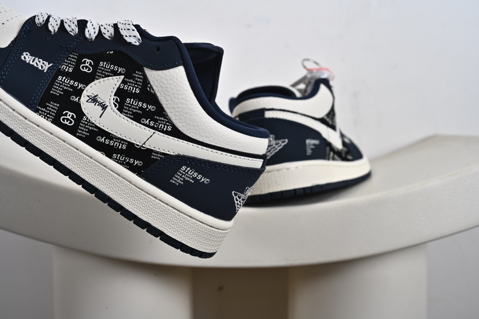 Stussy x Air Jordan 1 Low 斯图西 x AJ1 低帮 蓝白黑 AJ1 乔丹1代 aj1 乔1 低邦 深蓝黑 乔丹篮球鞋系列 LD8888-004
