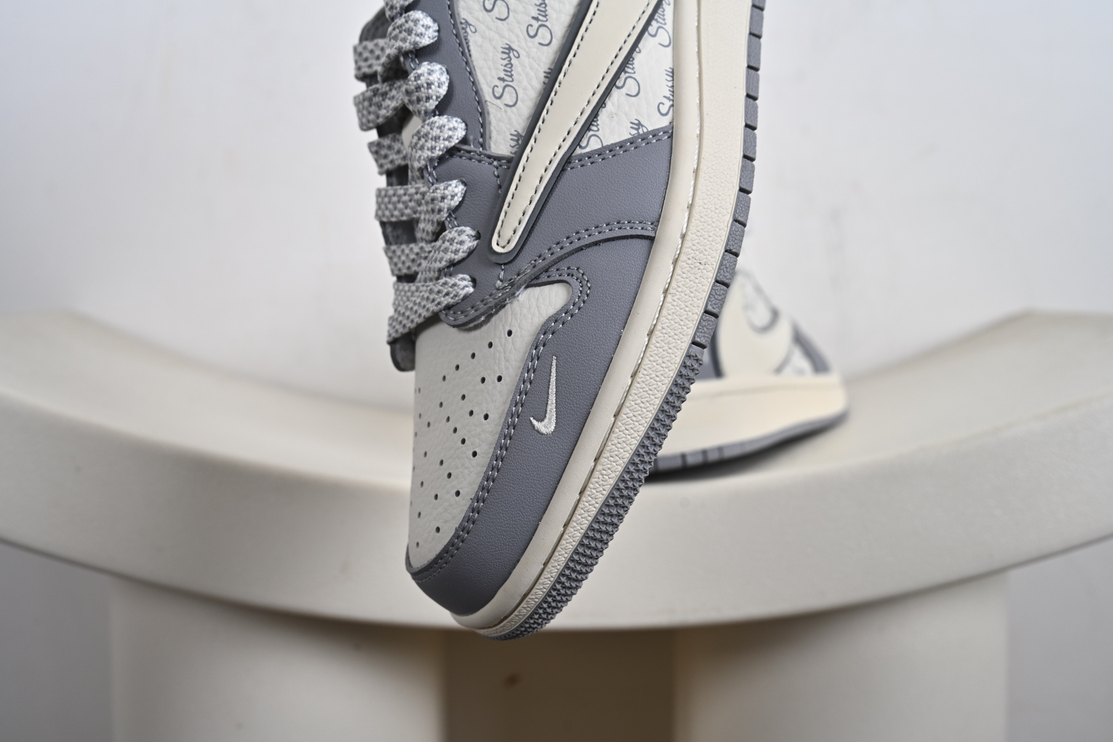 Stussy x Travis Scott x Air Jordan 1 Low 高端定制联名款倒钩低帮休闲运动鞋 CS5288-500