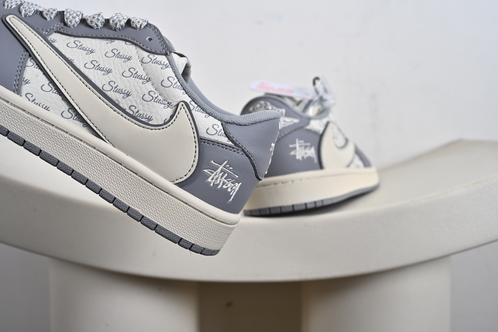 Stussy x Travis Scott x Air Jordan 1 Low 高端定制联名款倒钩低帮休闲运动鞋 CS5288-500