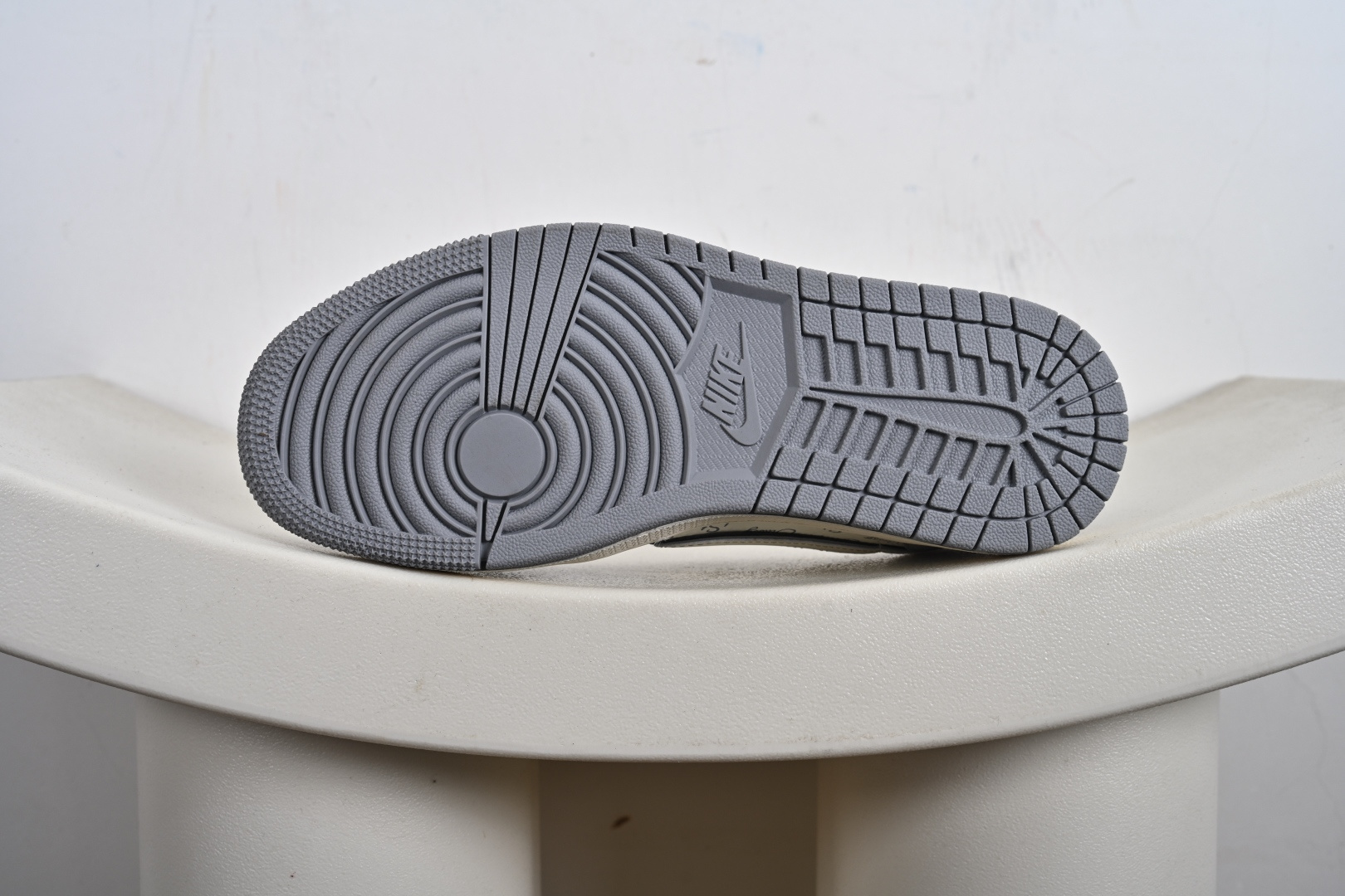 Stussy x Travis Scott x Air Jordan 1 Low 高端定制联名款倒钩低帮休闲运动鞋 CS5288-500