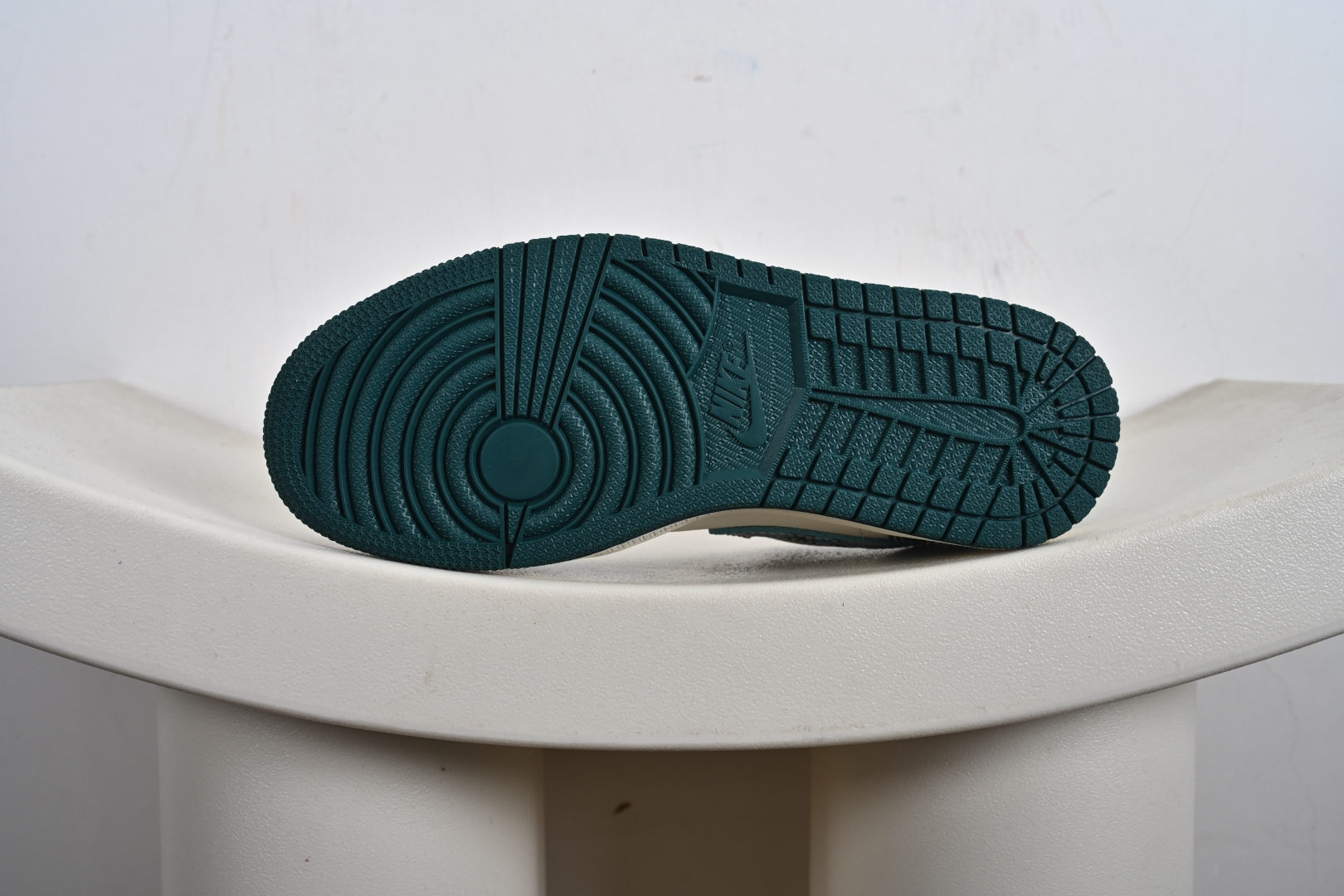 Stussy x Air Jordan 1 Low 斯图西 x AJ1 低帮 绿白色 AJ1 乔丹1代 aj1 乔1 低邦 绿白色 QG1988-012 Stussy x Air Jordan 1 Low 斯图西 x AJ1 低帮 绿白色 AJ1 乔丹1代 aj1 乔1 低邦 绿白色 QG1988-012