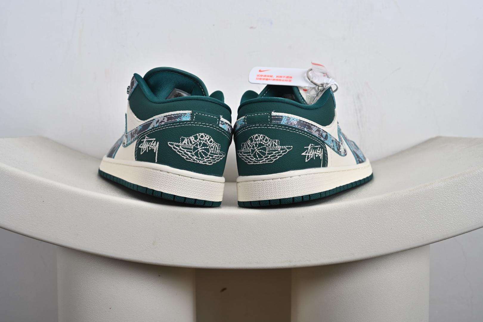 Stussy x Air Jordan 1 Low 斯图西 x AJ1 低帮 绿白色 AJ1 乔丹1代 aj1 乔1 低邦 绿白色 QG1988-012 Stussy x Air Jordan 1 Low 斯图西 x AJ1 低帮 绿白色 AJ1 乔丹1代 aj1 乔1 低邦 绿白色 QG1988-012