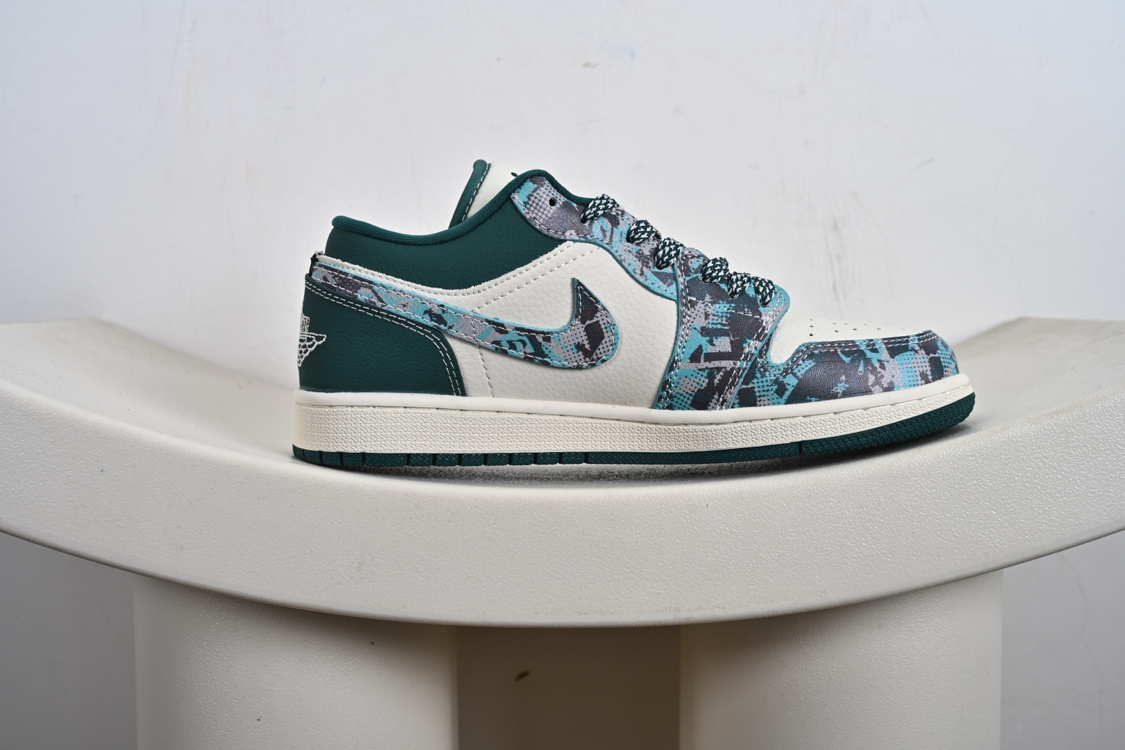 Stussy x Air Jordan 1 Low 斯图西 x AJ1 低帮 绿白色 AJ1 乔丹1代 aj1 乔1 低邦 绿白色 QG1988-012 Stussy x Air Jordan 1 Low 斯图西 x AJ1 低帮 绿白色 AJ1 乔丹1代 aj1 乔1 低邦 绿白色 QG1988-012