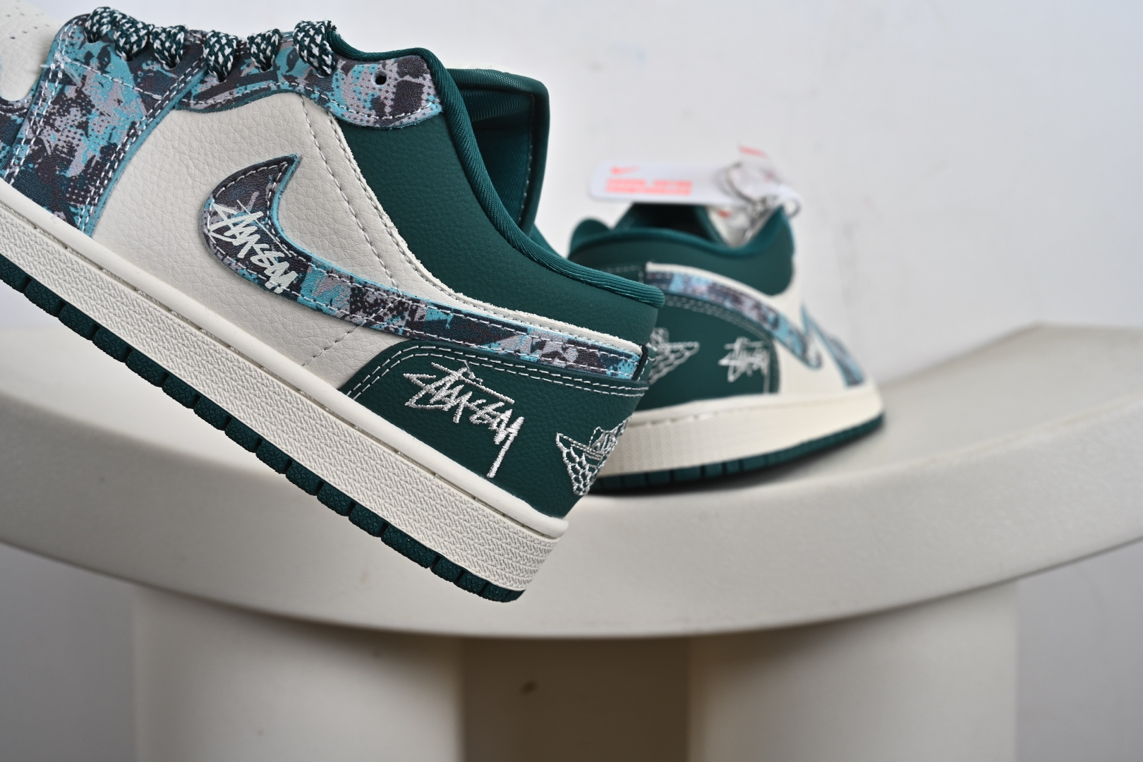 Stussy x Air Jordan 1 Low 斯图西 x AJ1 低帮 绿白色 AJ1 乔丹1代 aj1 乔1 低邦 绿白色 QG1988-012 Stussy x Air Jordan 1 Low 斯图西 x AJ1 低帮 绿白色 AJ1 乔丹1代 aj1 乔1 低邦 绿白色 QG1988-012