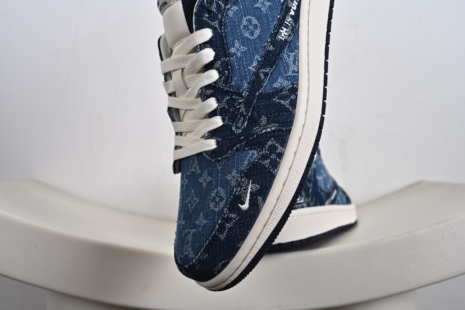 260 定制版 Travis Scott x Fragment Design x Air Jordan 1 Low SP AJ1 乔1 LV联名 水洗牛仔深蓝印花 低帮文化休闲板鞋 XD0798-312