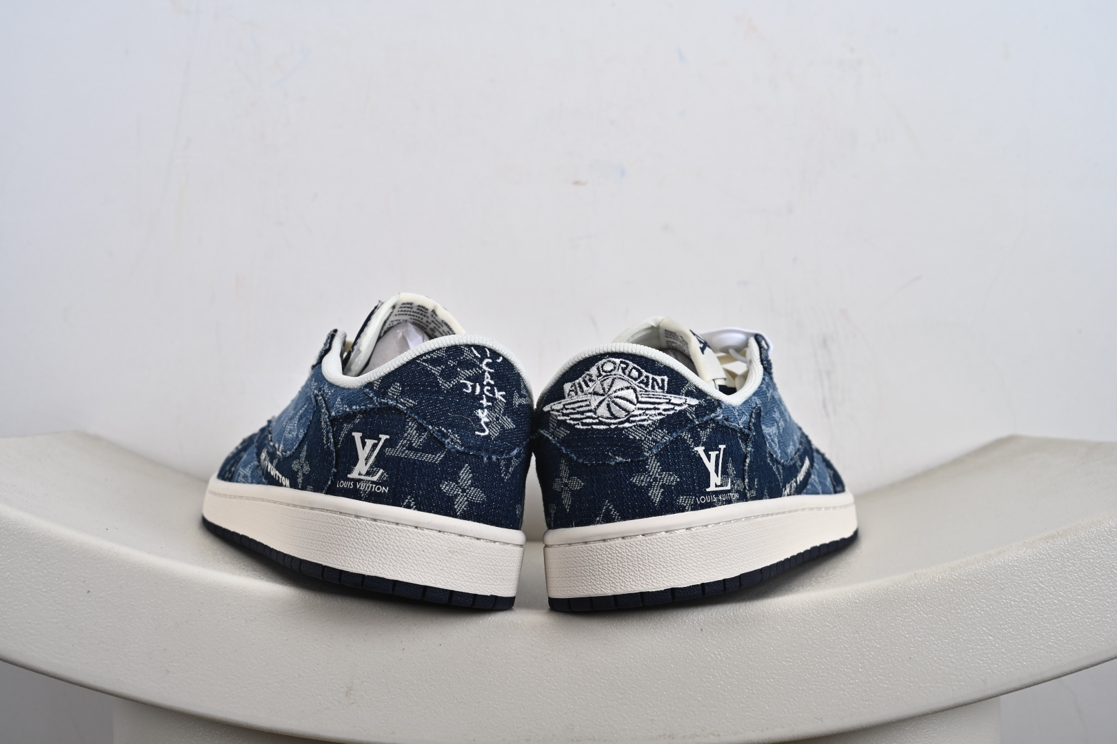 260 定制版 Travis Scott x Fragment Design x Air Jordan 1 Low SP AJ1 乔1 LV联名 水洗牛仔深蓝印花 低帮文化休闲板鞋 XD0798-312