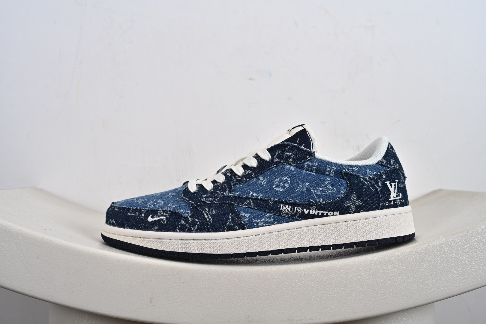 260 定制版 Travis Scott x Fragment Design x Air Jordan 1 Low SP AJ1 乔1 LV联名 水洗牛仔深蓝印花 低帮文化休闲板鞋 XD0798-312