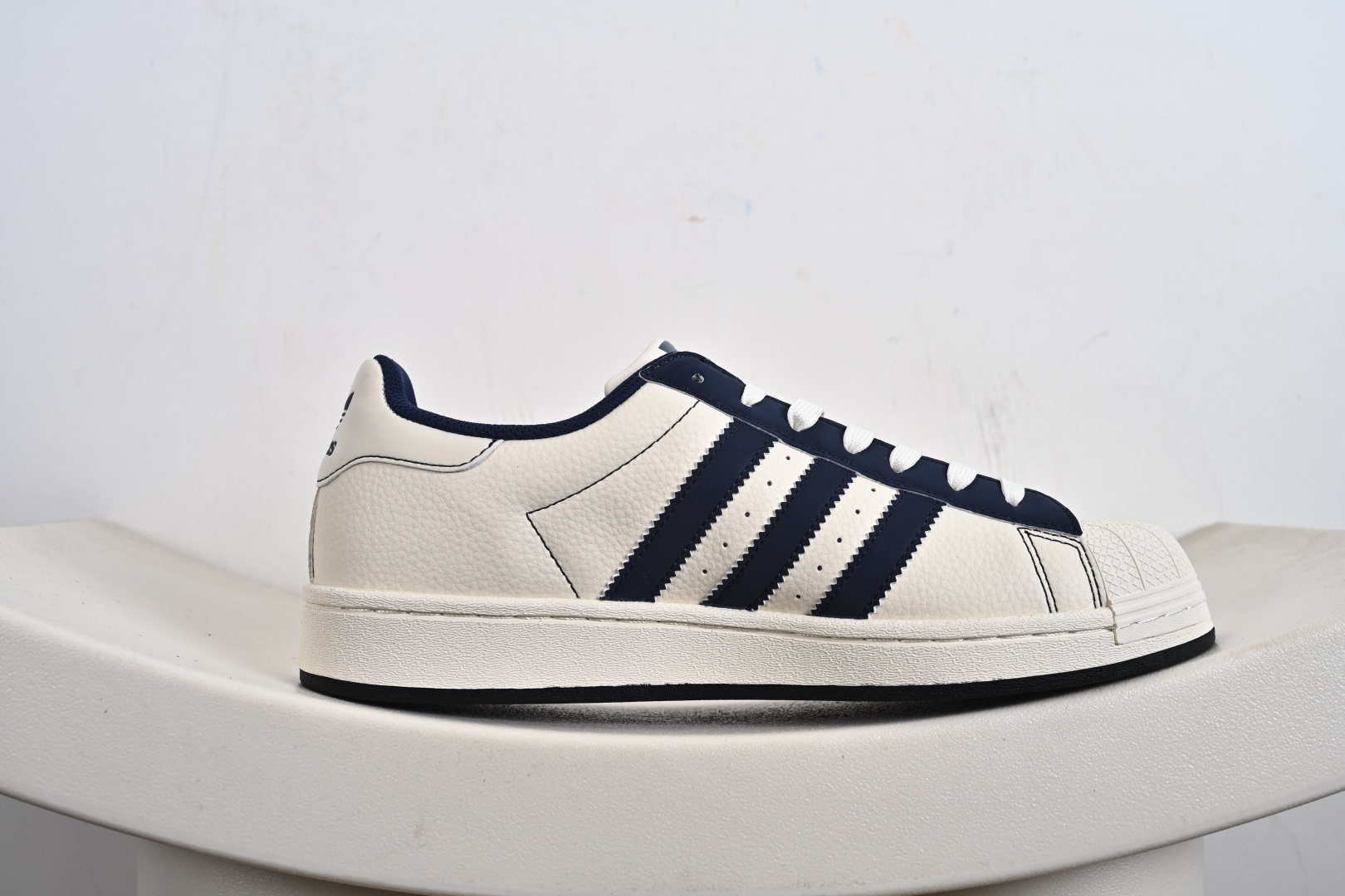 220 高端定制adidas贝壳头 高端定制 低帮休闲板鞋 XG0010