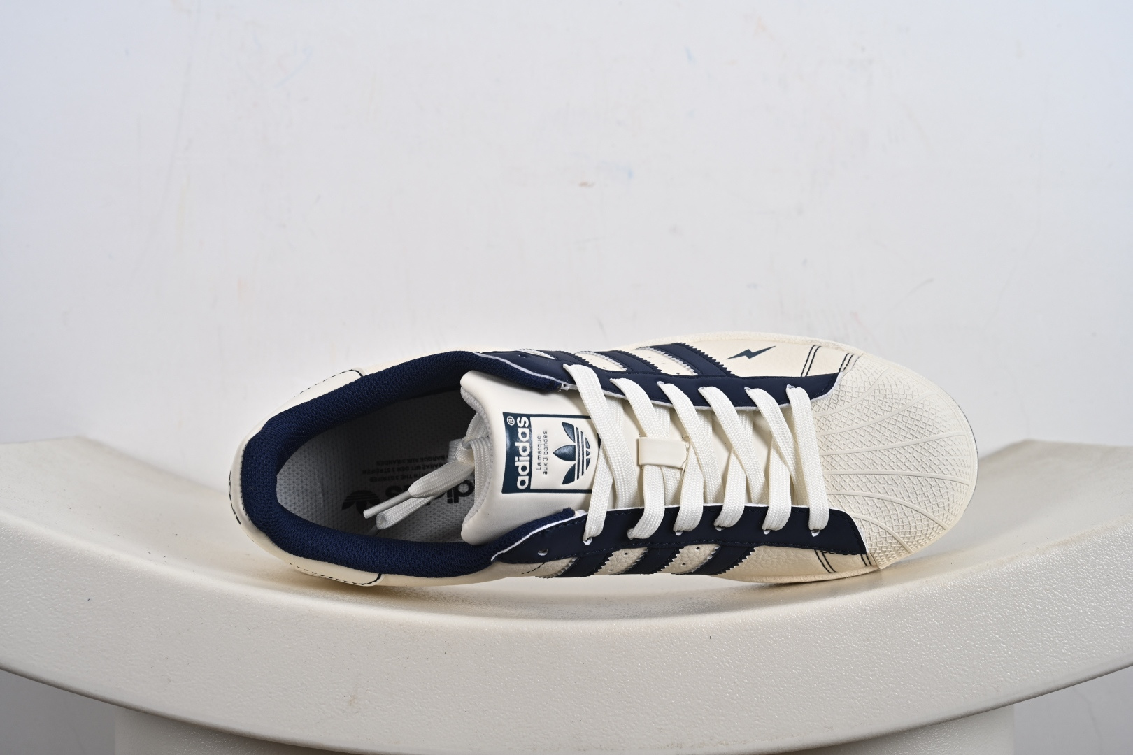 220 高端定制adidas贝壳头 高端定制 低帮休闲板鞋 XG0010