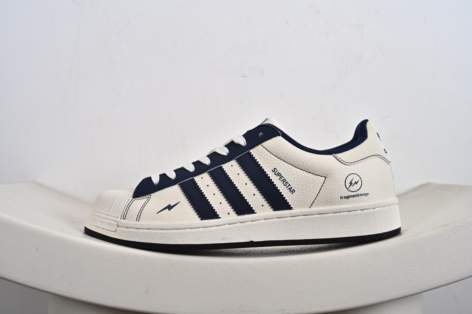 220 高端定制adidas贝壳头 高端定制 低帮休闲板鞋 XG0010