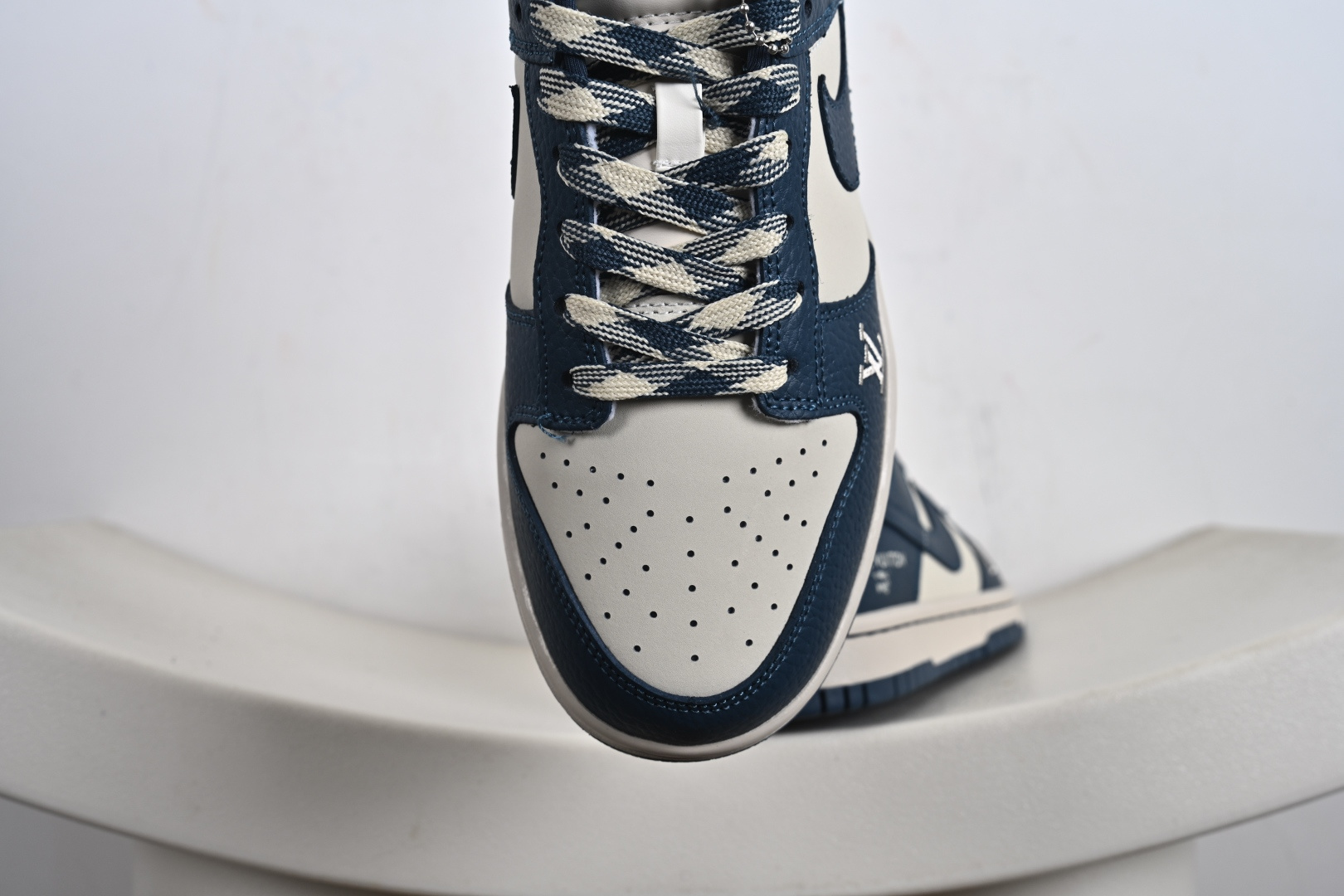 260 定制版 Louis Vuitton x Nk SB Dunk Low Lv联名 Dunk系列复古低帮休闲百搭板鞋 SC0601-477-Chinese UA Cheap High Quatity Brand Clothes Bags handbags Sneakers wholesale wholesaler seller from China Factory suppliers Fashion Clothing Shoes best Quality Beautiful Price 260 定制版 Louis Vuitton x Nk SB Dunk Low Lv联名 Dunk系列复古低帮休闲百搭板鞋 SC0601-477