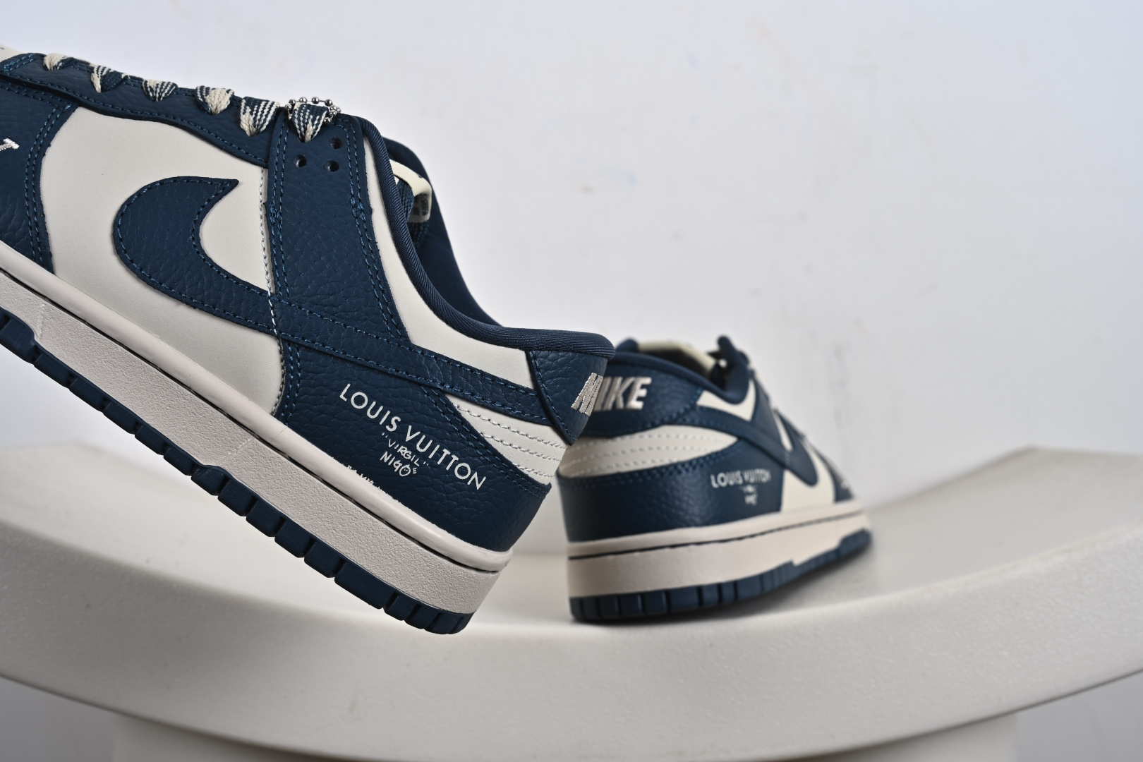 260 定制版 Louis Vuitton x Nk SB Dunk Low Lv联名 Dunk系列复古低帮休闲百搭板鞋 SC0601-477-Chinese UA Cheap High Quatity Brand Clothes Bags handbags Sneakers wholesale wholesaler seller from China Factory suppliers Fashion Clothing Shoes best Quality Beautiful Price 260 定制版 Louis Vuitton x Nk SB Dunk Low Lv联名 Dunk系列复古低帮休闲百搭板鞋 SC0601-477