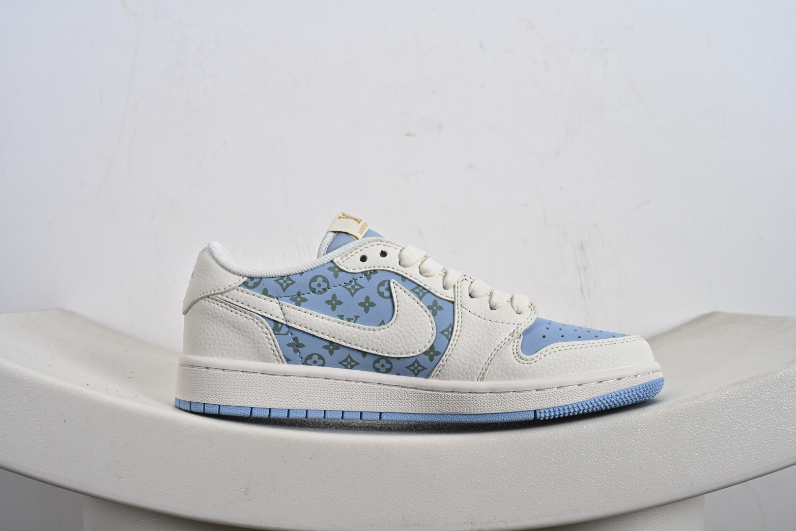 260 定制版 Louis Vuitton x Air Jordan 1 Low × LV 高端定制 乔1倒钩休闲百搭板鞋 ZH2598-163
